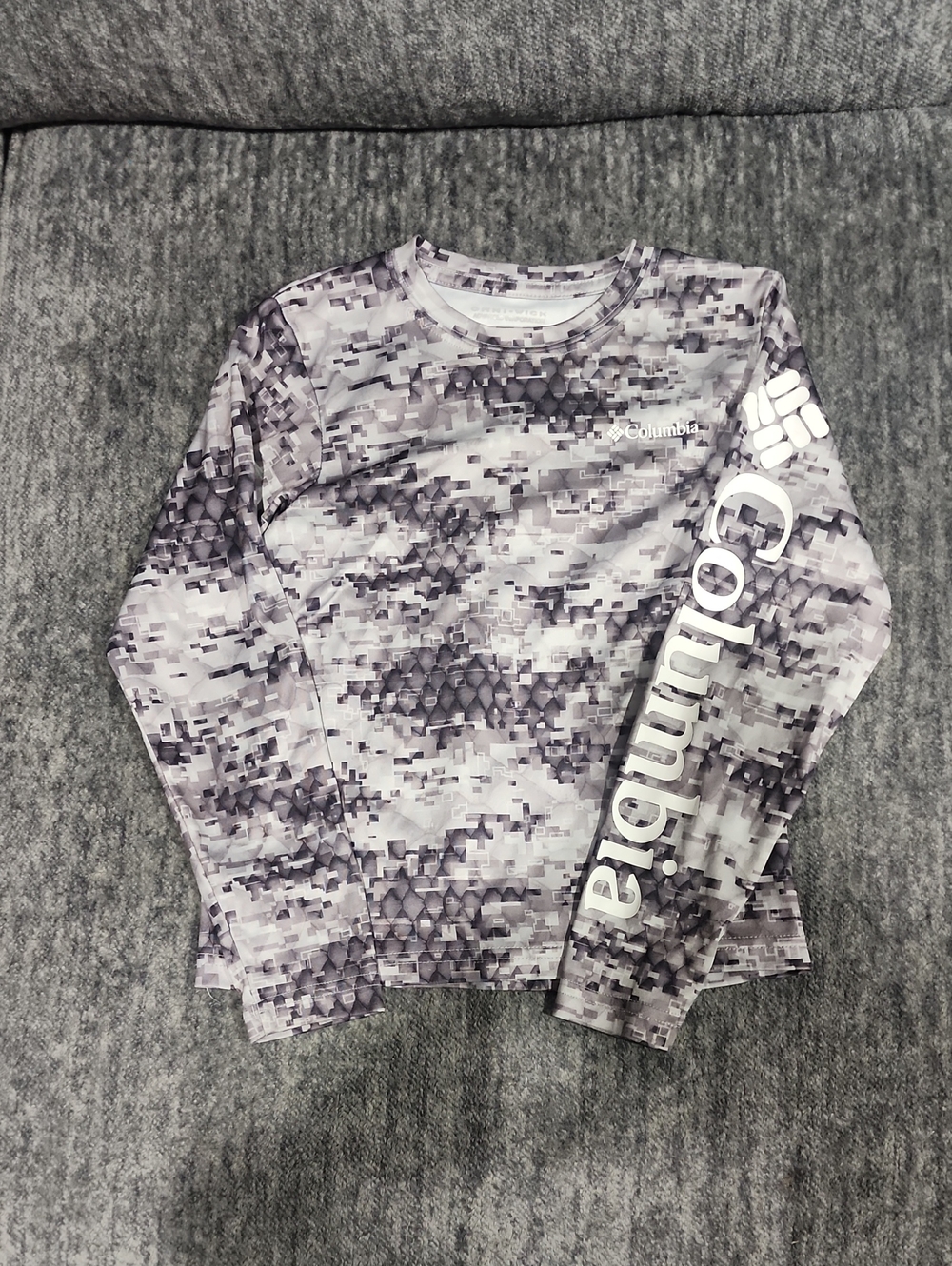 Columbia Long-Sleeve Performance Tee - Gray Camo